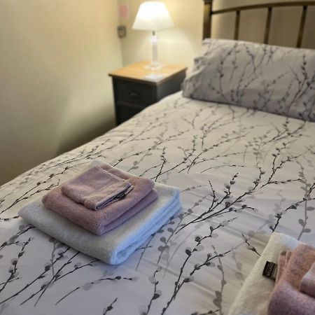 3 Bedroom Apartment, Ballymena, The Wee Stop Gap Ngoại thất bức ảnh